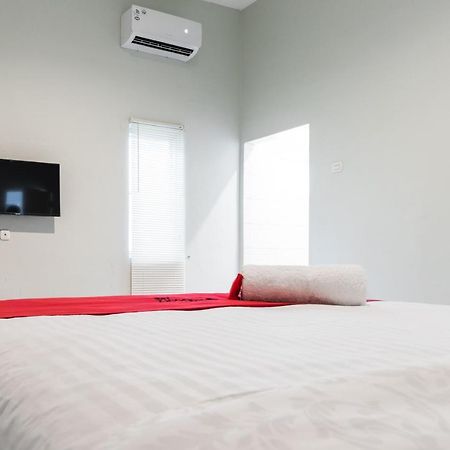 Reddoorz Plus Near Rs Usu Medan 2 Ngoại thất bức ảnh