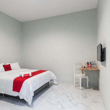 Reddoorz Plus Near Rs Usu Medan 2 Ngoại thất bức ảnh