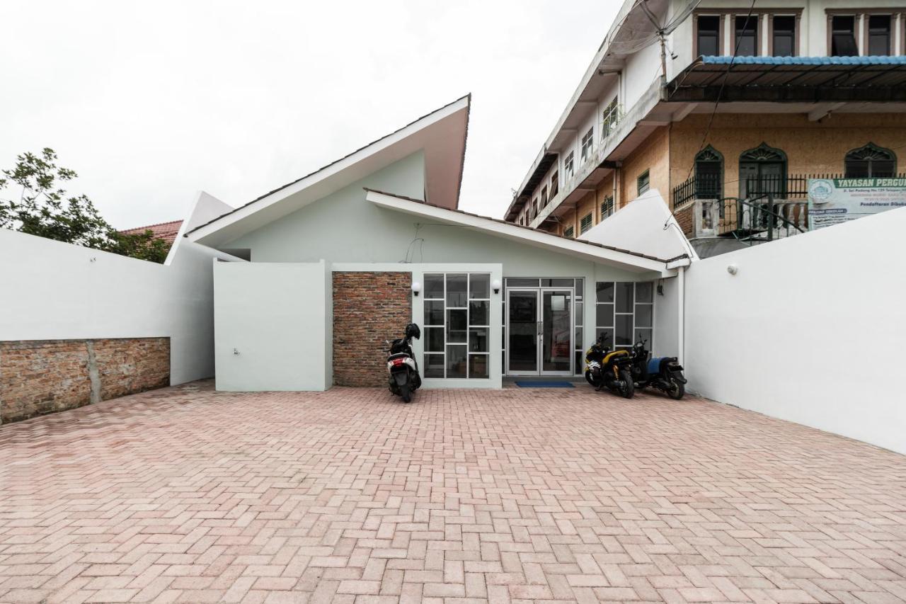 Reddoorz Plus Near Rs Usu Medan 2 Ngoại thất bức ảnh