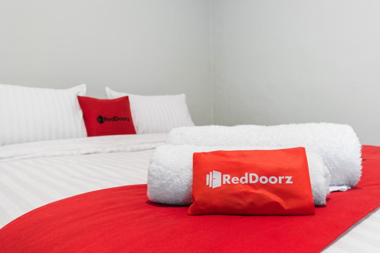 Reddoorz Plus Near Rs Usu Medan 2 Ngoại thất bức ảnh