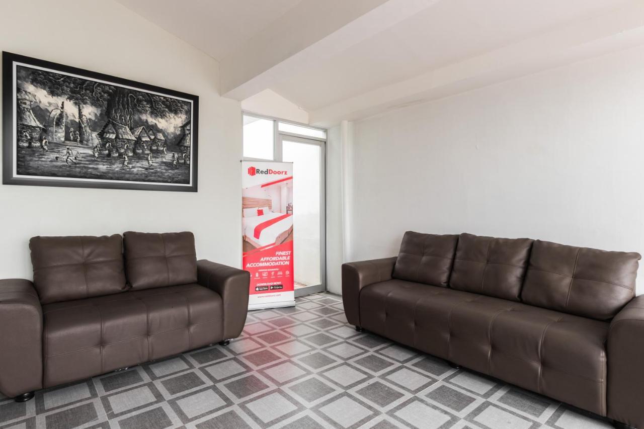 Reddoorz Plus Near Rs Usu Medan 2 Ngoại thất bức ảnh