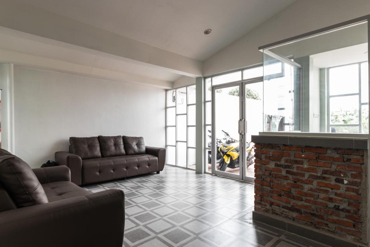 Reddoorz Plus Near Rs Usu Medan 2 Ngoại thất bức ảnh