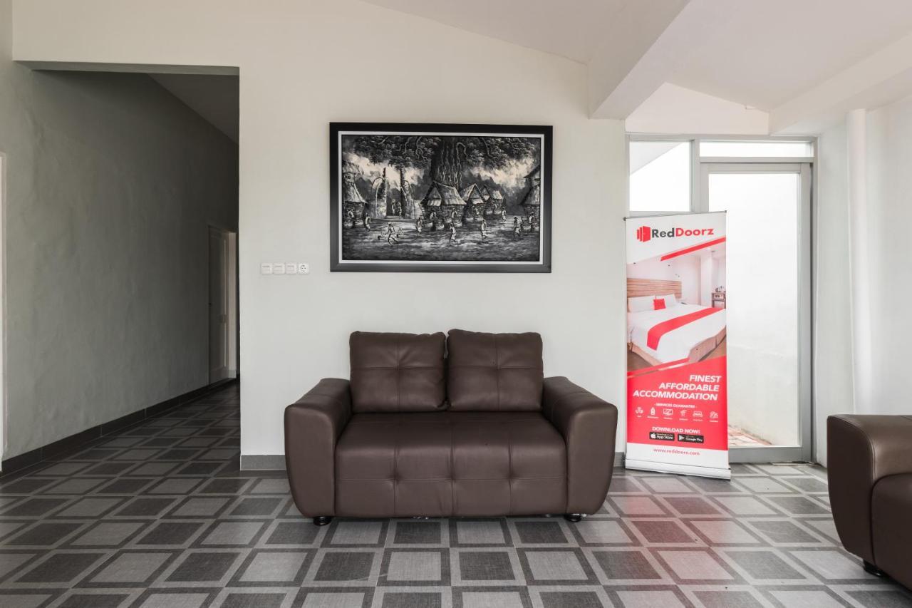 Reddoorz Plus Near Rs Usu Medan 2 Ngoại thất bức ảnh